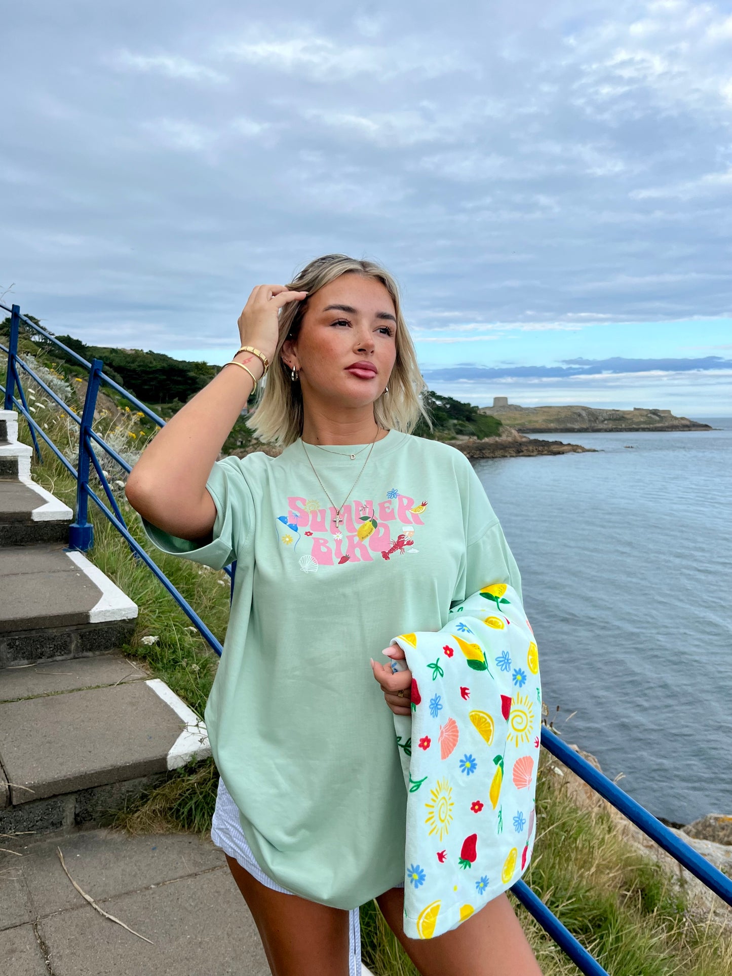 SUMMER BIRD OVERSIZED TEE