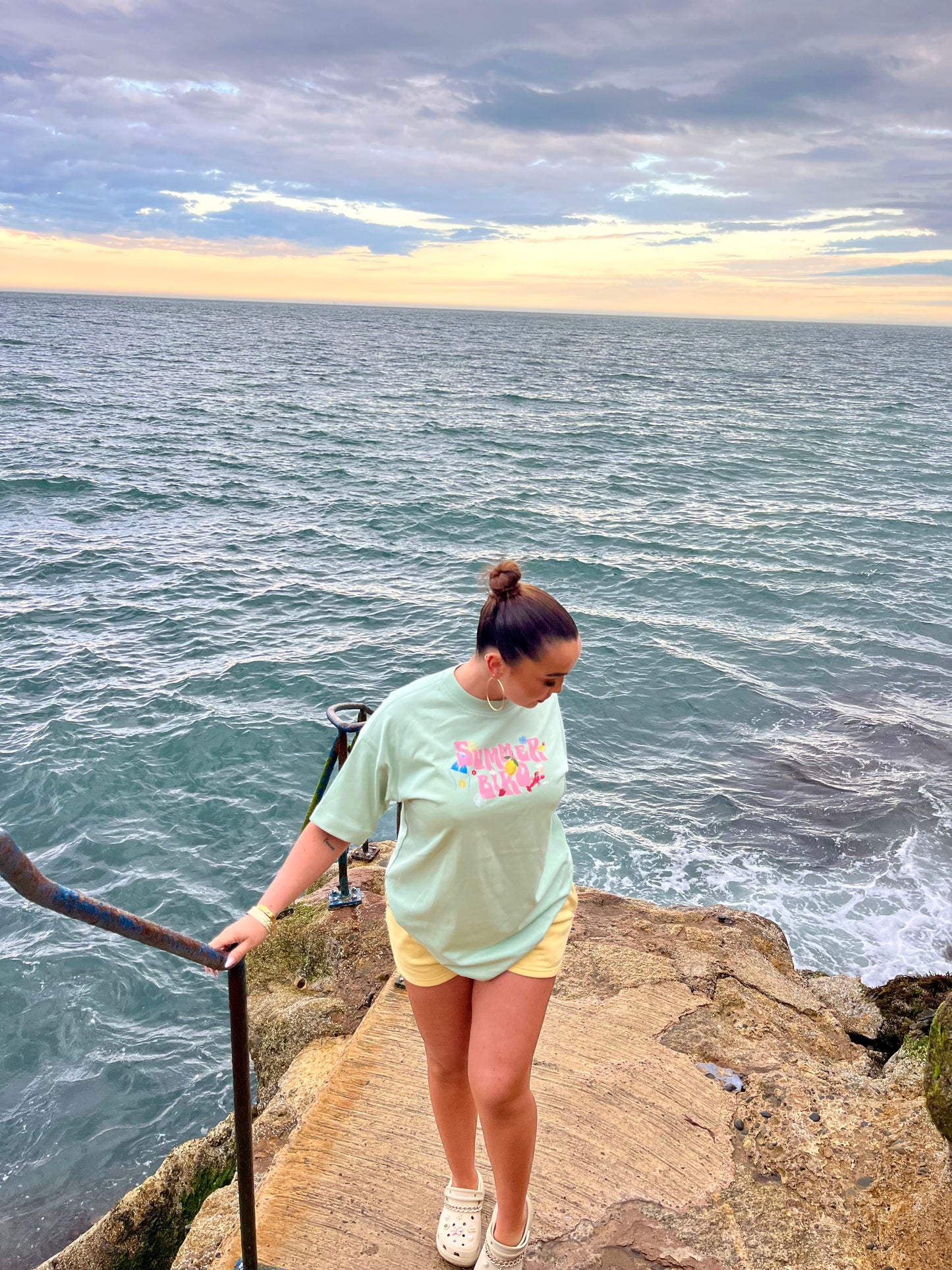 SUMMER BIRD OVERSIZED TEE