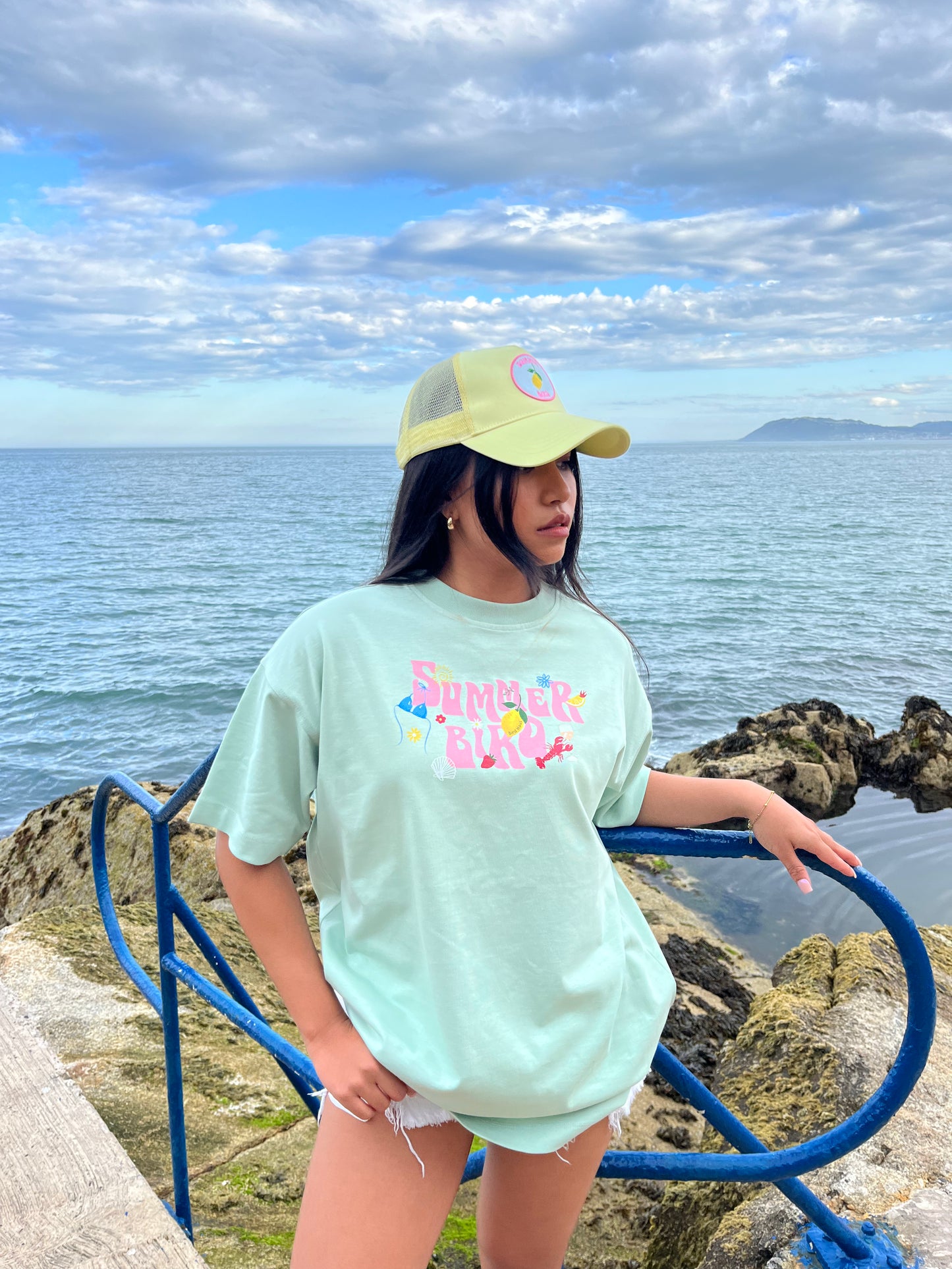 SUMMER BIRD TRUCKER HAT