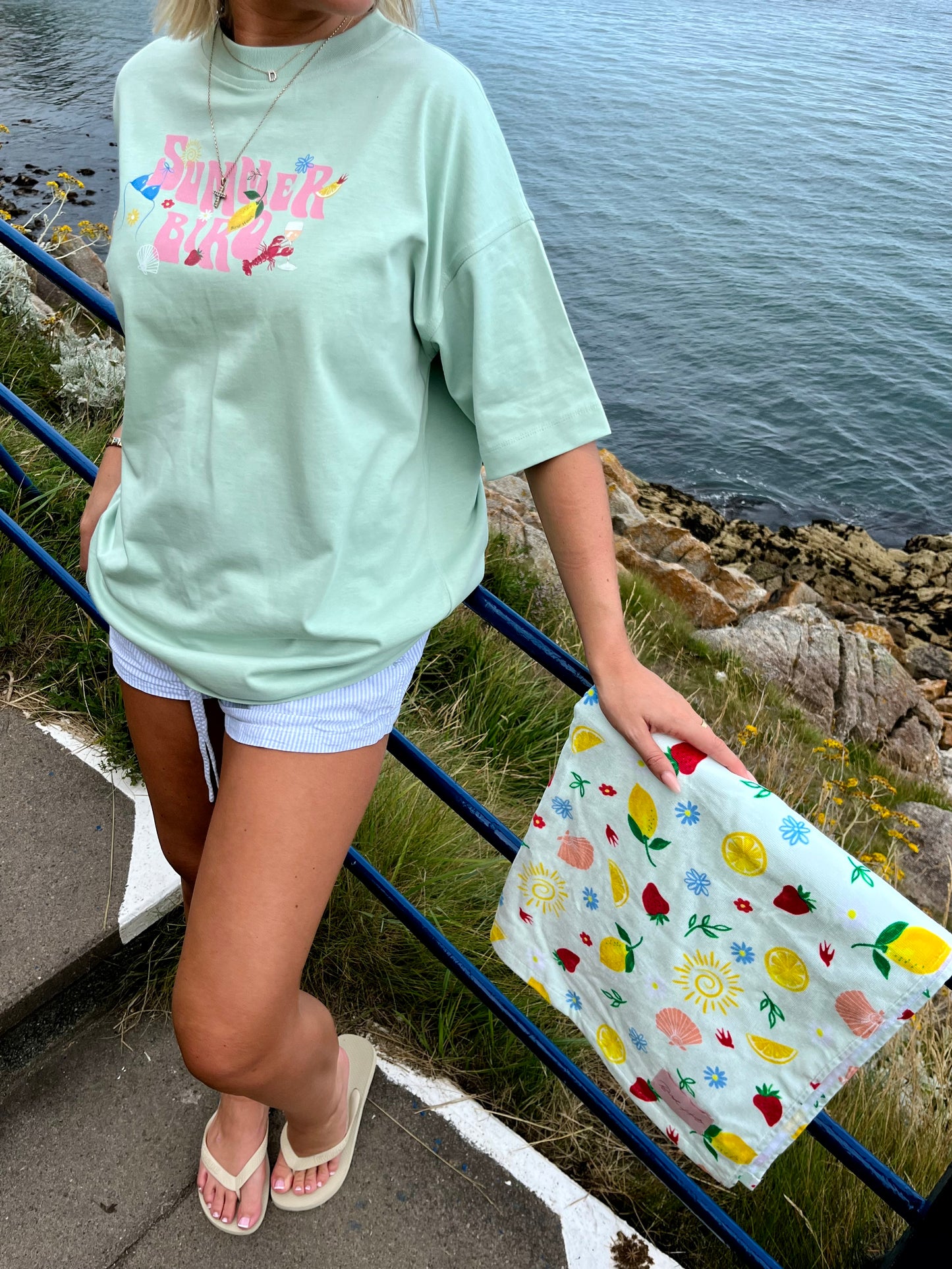 SUMMER BIRD OVERSIZED TEE