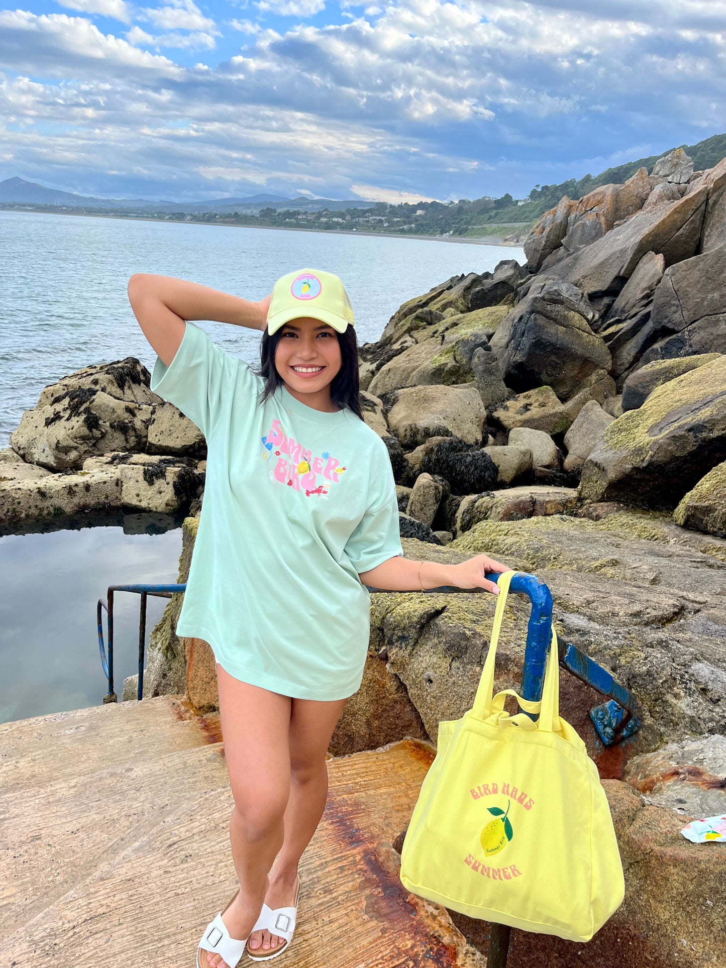 SUMMER BIRD OVERSIZED TEE